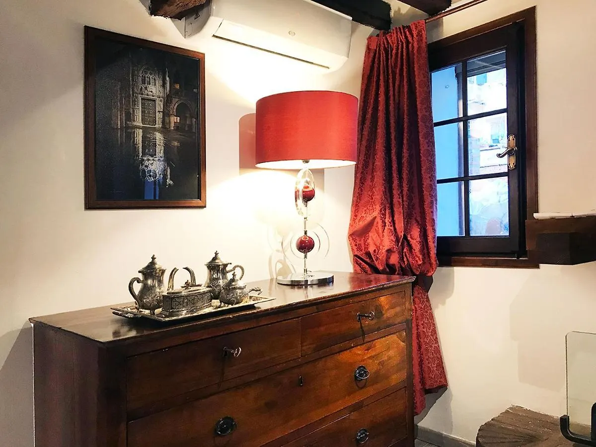 Casa Furlani Ai Dalmati - Your Home On The Canal Venedig Italien