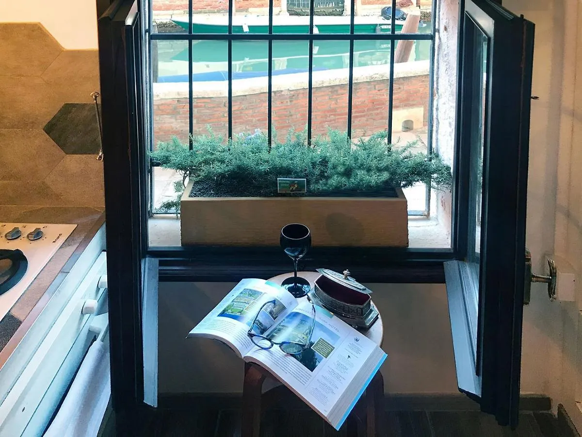 Apartment Casa Furlani Ai Dalmati - Your Home On The Canal Venedig