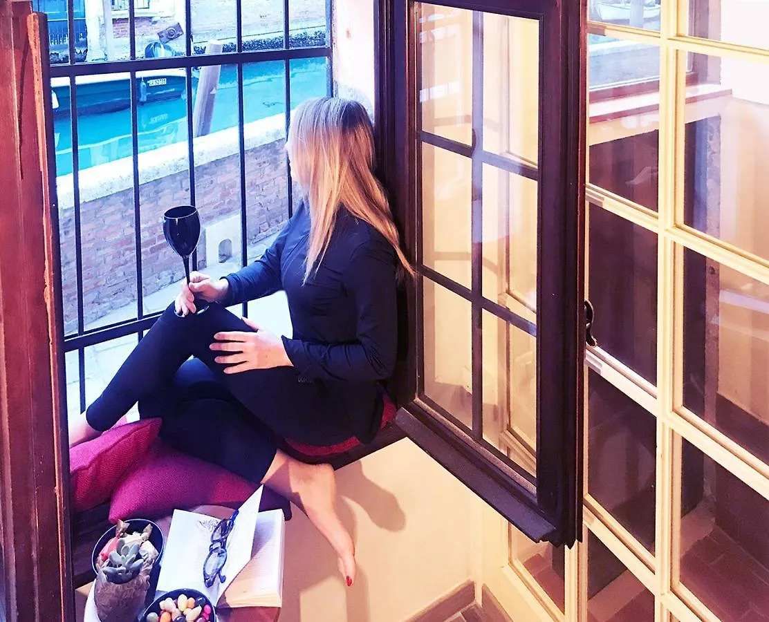 Apartment Casa Furlani Ai Dalmati - Your Home On The Canal Venedig