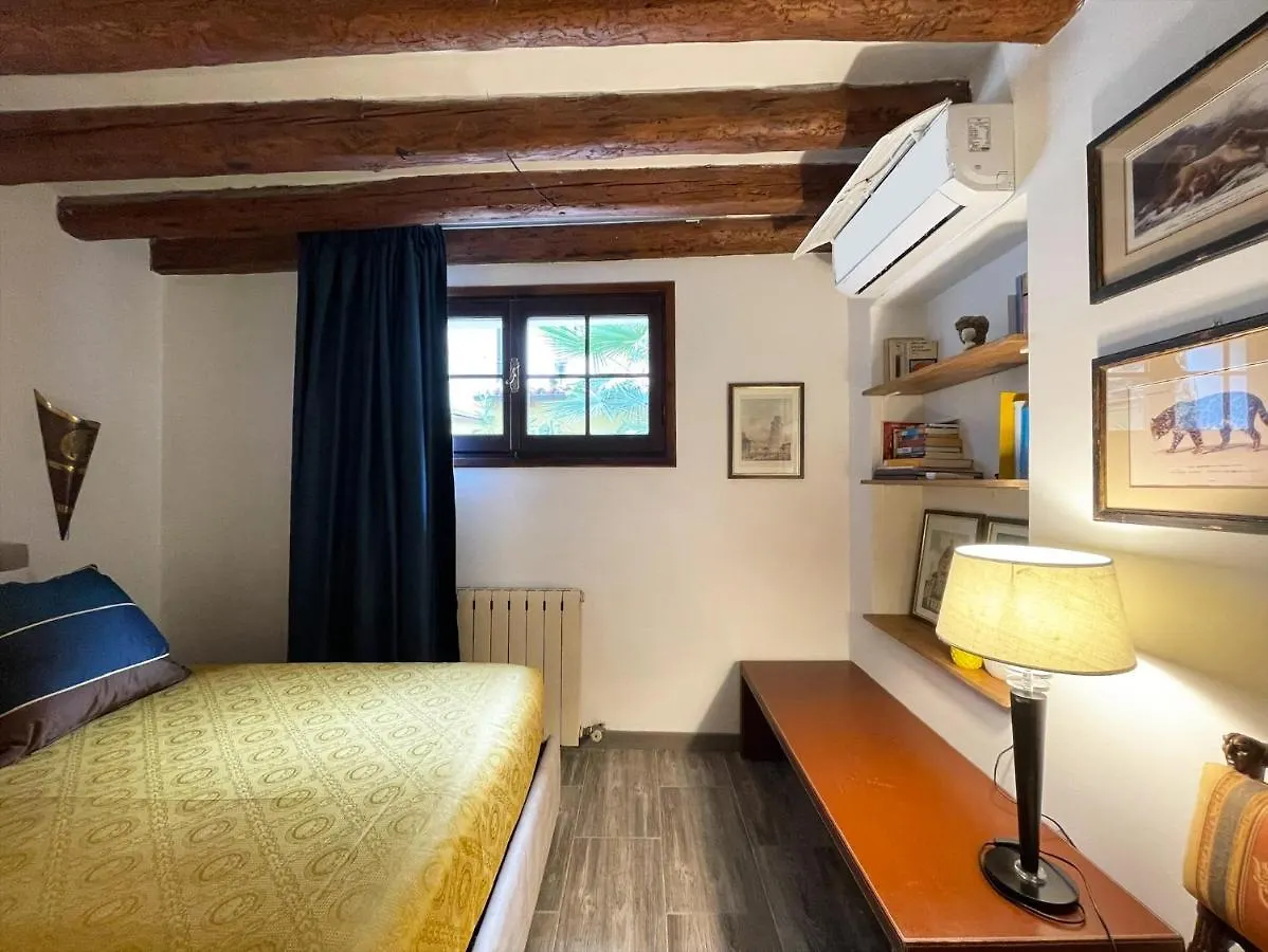 Daire Casa Furlani Ai Dalmati - Your Home On The Canal Venedik