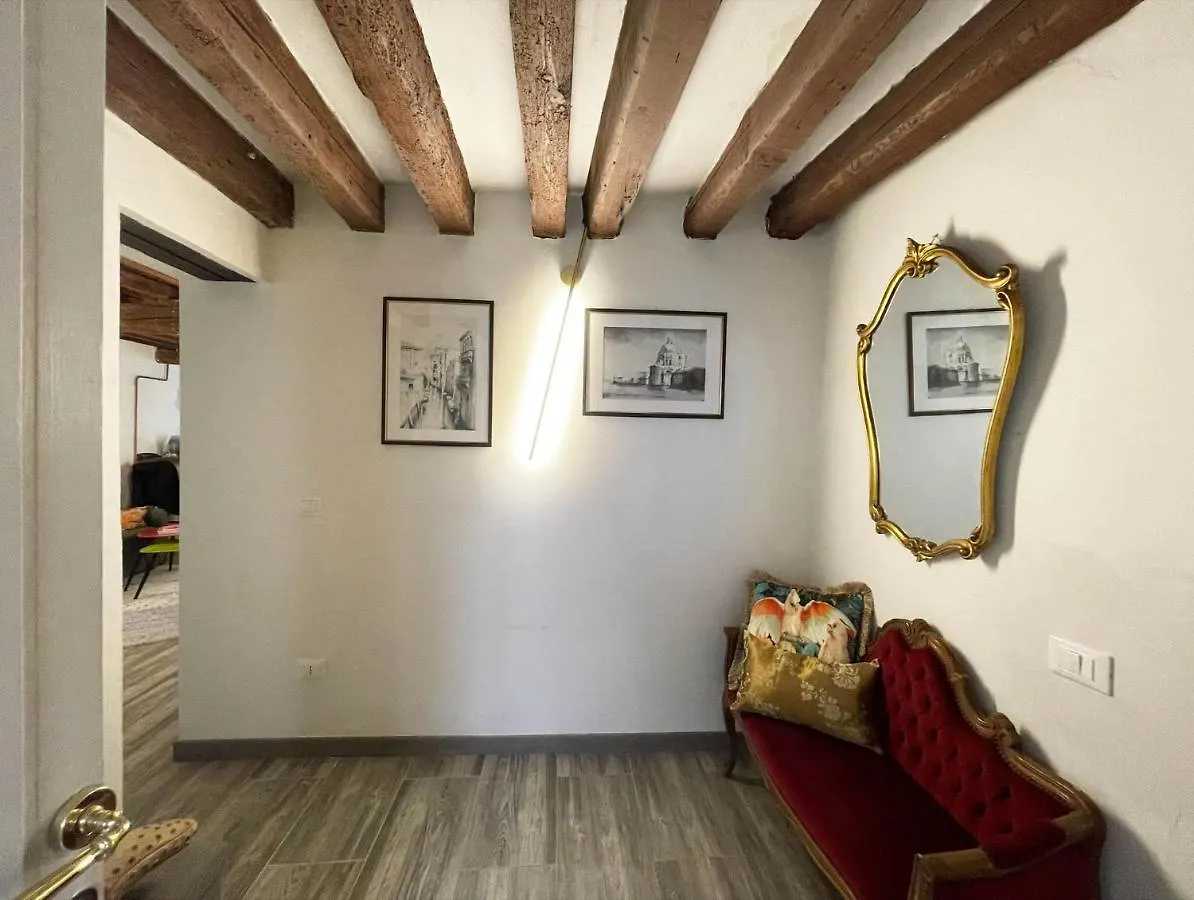 Casa Furlani Ai Dalmati - Your Home On The Canal Venedik